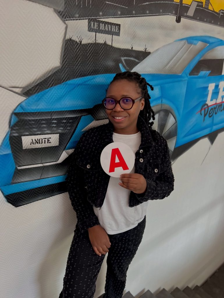 Élève de LH Permis avec sa plaque A, réussite n°5